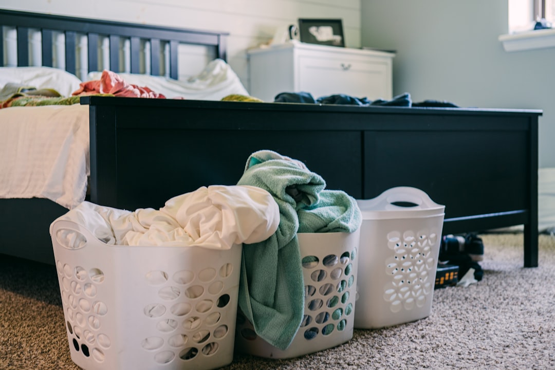 tidy room organization