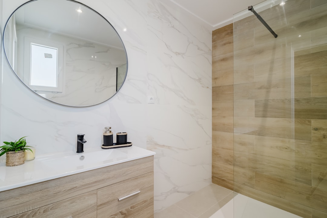 bathroom cleanliness minimal